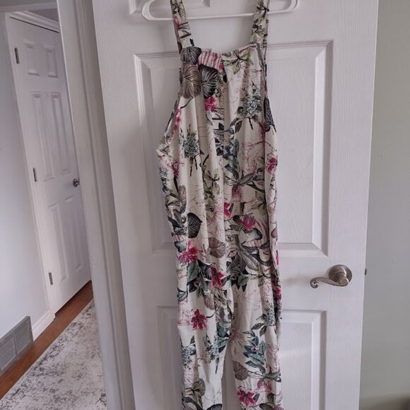 Wide Leg Overalls - Picture 3 of 4